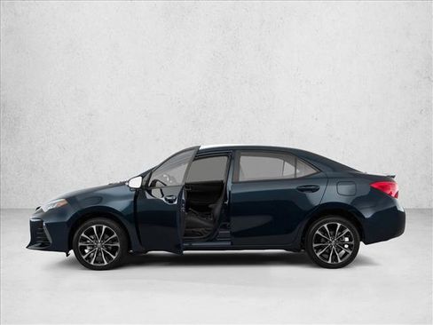Used 2018 Toyota Corolla SE image 3