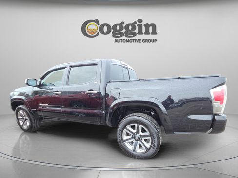 Used 2016 Toyota Tacoma Limited image 5