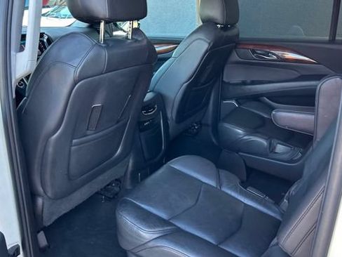 Used 2015 Cadillac Escalade ESV Premium RWD image 25