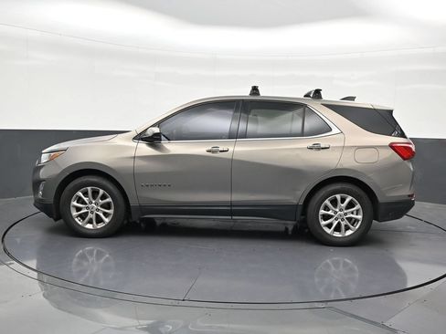 Used 2019 Chevrolet Equinox LT FWD image 2