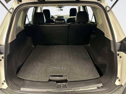 Used 2021 Nissan Rogue S image 11