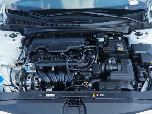 Used 2025 Hyundai Elantra Limited FWD image 27