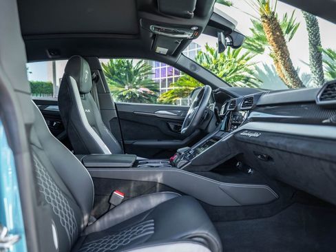 Used 2023 Lamborghini Urus Performante AWD/4WD image 8