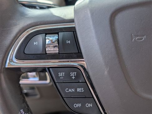 Certified 2022 Lincoln Nautilus Reserve image 24