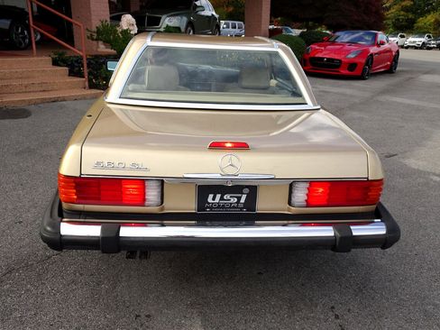 Used 1988 Mercedes-Benz 560 SL image 3