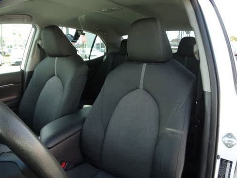 Certified 2021 Toyota Camry LE image 18