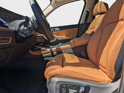 Used 2026 BMW X7 xDrive40i w/ Premium Package image 4