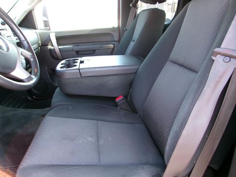 Used 2012 Chevrolet Silverado 2500 LT w/ Interior Plus Package AWD/4WD image 9