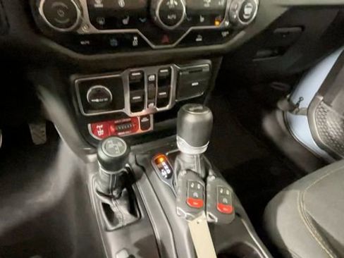 Used 2024 Jeep Wrangler Unlimited AWD/4WD image 28