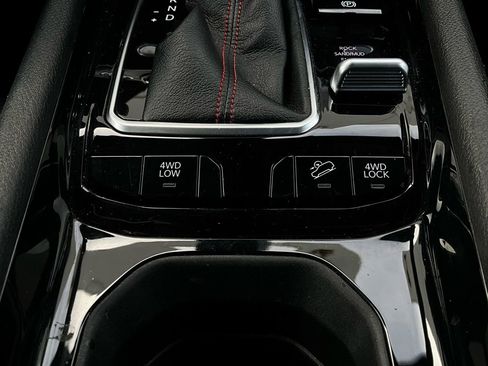 Used 2025 Jeep Compass Trailhawk w/ Trailer Tow Group image 21