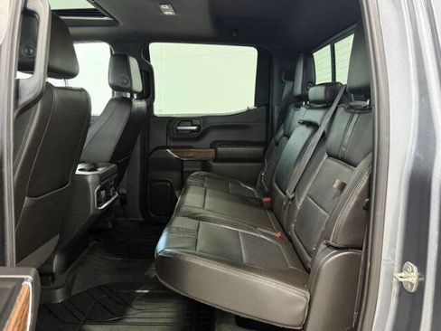 Used 2019 Chevrolet Silverado 1500 High Country image 17