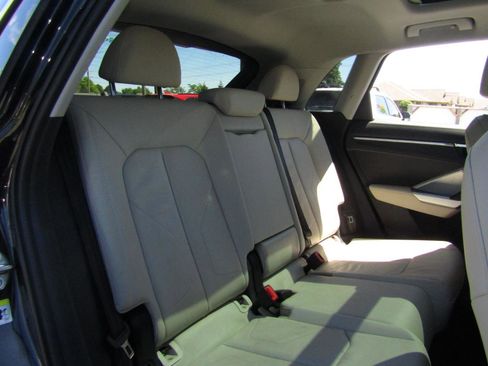 Used 2021 Audi Q3 2.0T Premium AWD/4WD image 23
