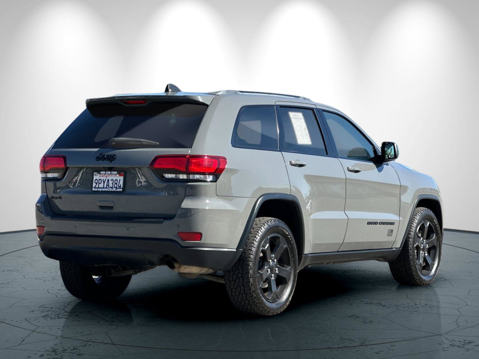 Used 2021 Jeep Grand Cherokee Freedom Edition AWD/4WD image 4