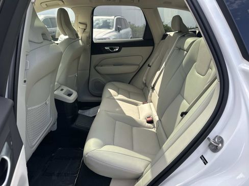Certified 2025 Volvo XC60 T8 Plus w/ Protection Package Premier image 21
