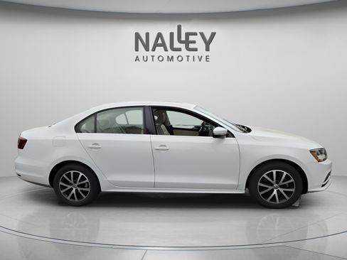 Used 2017 Volkswagen Jetta SE image 6
