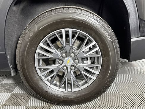 Used 2026 Chevrolet Traverse LT w/ Driver Confidence Package image 35