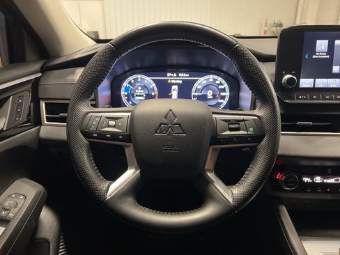 Used 2024 Mitsubishi Outlander SEL image 13