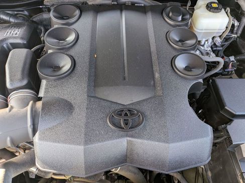 Used 2019 Toyota 4Runner TRD Off-Road Premium AWD/4WD image 39