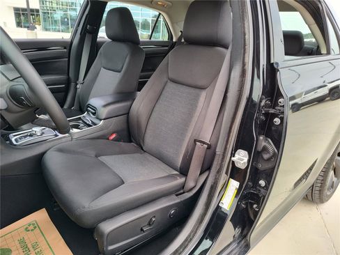 Used 2023 Chrysler 300 Touring w/ Sport Appearance Package image 14