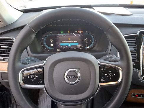 Used 2025 Volvo XC90 B6 Ultra w/ Protection Package Premier AWD/4WD image 17