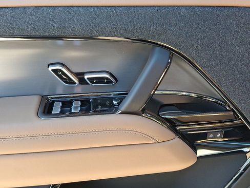 New 2026 Land Rover Range Rover Sport SE image 4