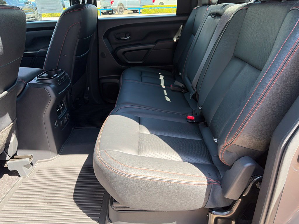 Used 2023 Nissan Titan PRO-4X w/ Pro-4x Convenience Package AWD/4WD image 17