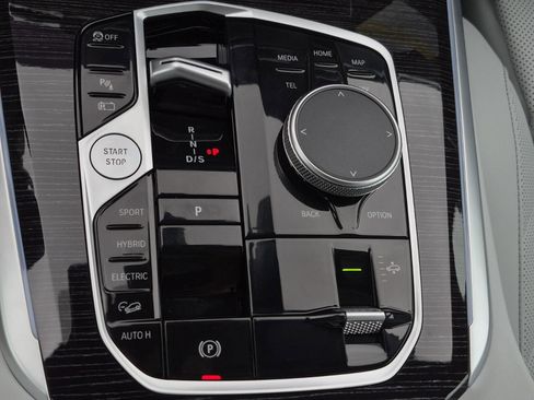 New 2026 BMW X5 xDrive50e w/ M Sport Package image 17