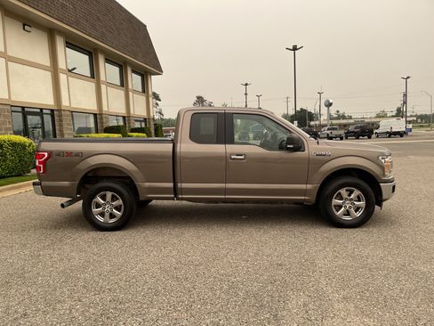 Used 2018 Ford F150 XLT w/ Equipment Group 302A Luxury AWD/4WD image 2