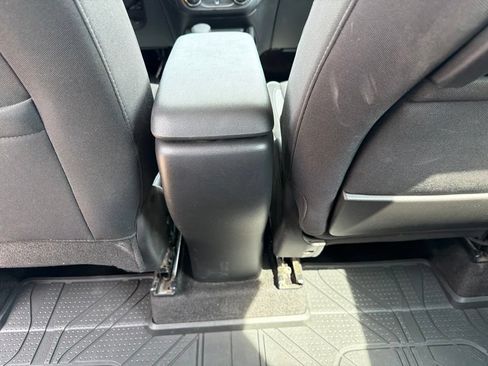 Used 2021 Chevrolet TrailBlazer LS w/ LPO, Blackout Package FWD image 17