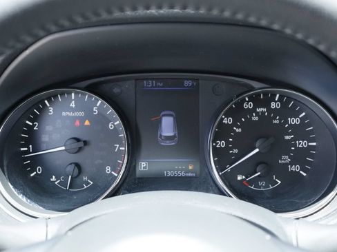 Used 2020 Nissan Rogue SV FWD image 14