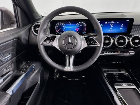 New 2026 Mercedes-Benz GLB 250 image 4