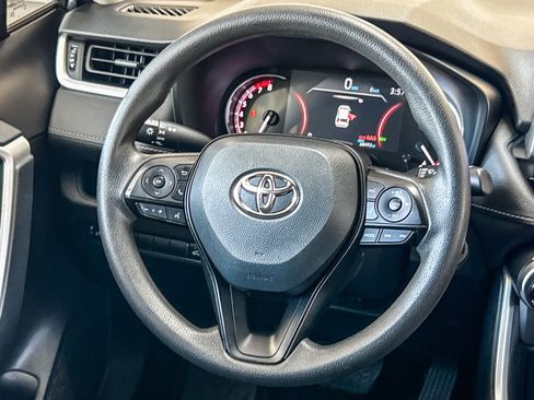 Used 2025 Toyota RAV4 XLE w/ Convenience Package FWD image 15