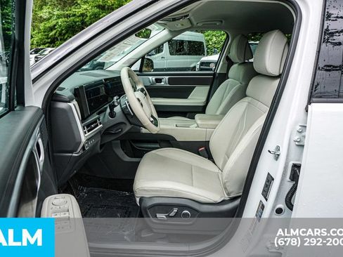 Used 2025 Hyundai Santa Fe SEL FWD image 19