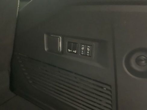 Certified 2024 Chevrolet Tahoe Premier w/ Advanced Technology Package image 37