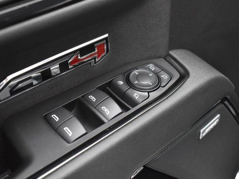 Used 2024 GMC Sierra 1500 AT4 w/ AT4 Preferred Package image 11