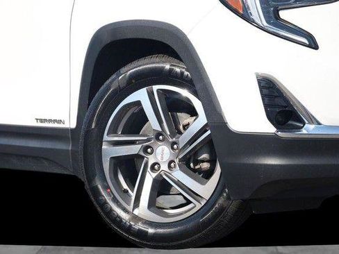 Used 2020 GMC Terrain SLT w/ Preferred Package FWD image 3