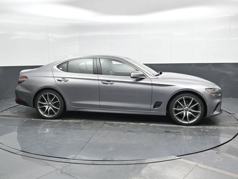 Used 2023 Genesis G70 2.0T image 4
