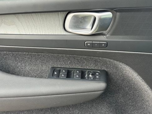 Used 2026 Volvo XC40 B5 Plus w/ Protection Package Premier image 16