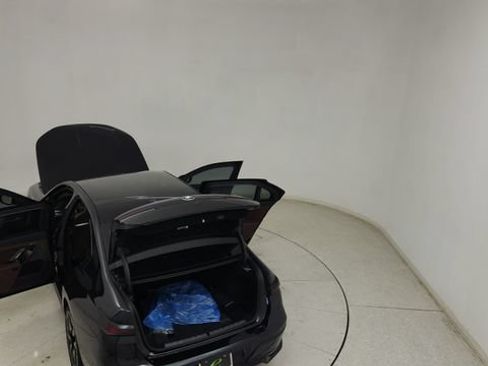 Used 2026 BMW 740i w/ Premium Package RWD image 33