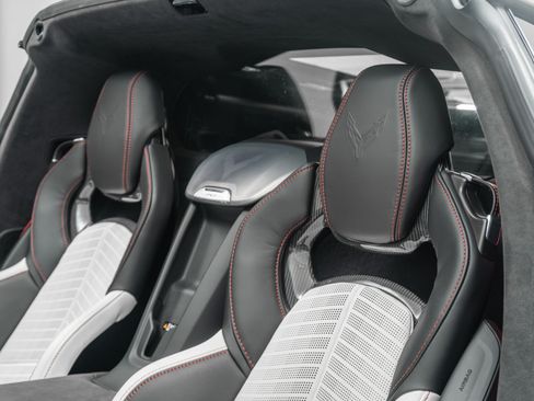 Used 2023 Chevrolet Corvette Stingray Premium Cpe w/ Z51 Performance Package RWD image 28