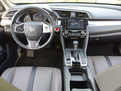 Used 2018 Honda Civic Touring image 15