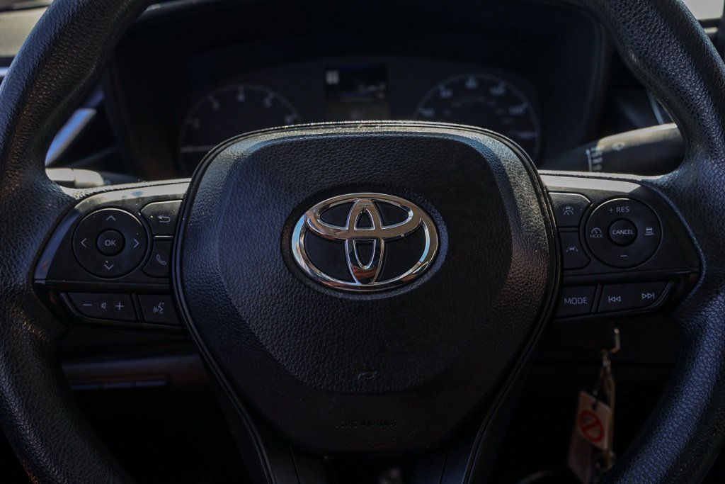 Used 2025 Toyota Corolla LE FWD image 26