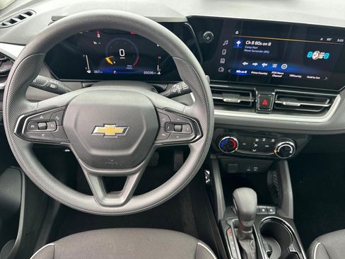 Used 2025 Chevrolet TrailBlazer LT image 28