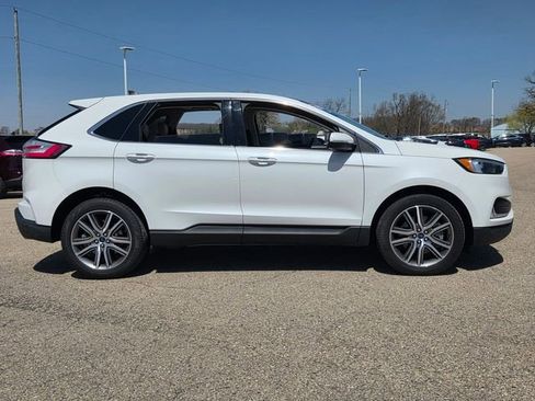 Used 2022 Ford Edge Titanium AWD/4WD image 2