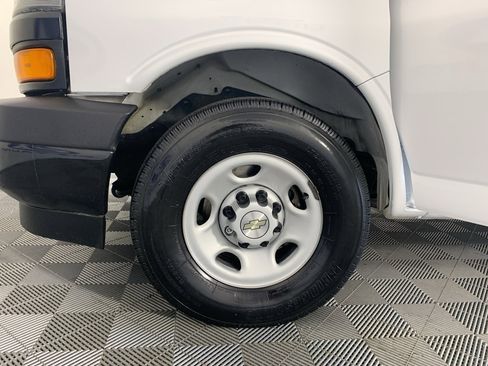 Used 2023 Chevrolet Express 3500 LS RWD image 9