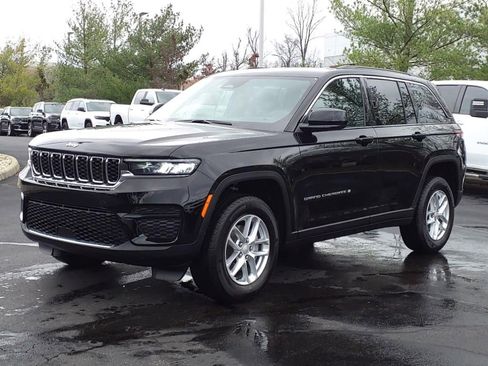 Used 2025 Jeep Grand Cherokee Laredo X w/ Luxury Tech Group I image 2
