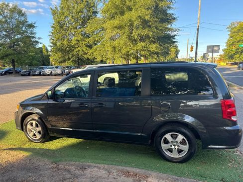 Used 2011 Dodge Grand Caravan Mainstreet w/ PWR Convenience Group image 9