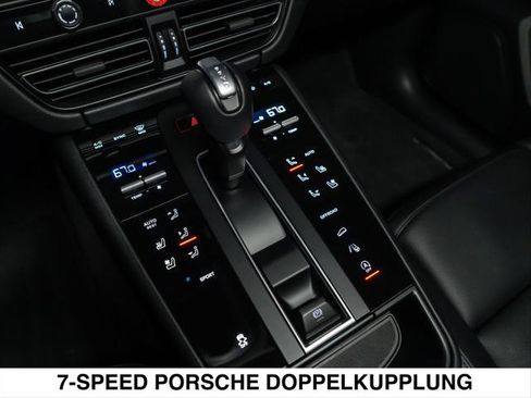 Used 2025 Porsche Macan AWD/4WD image 25