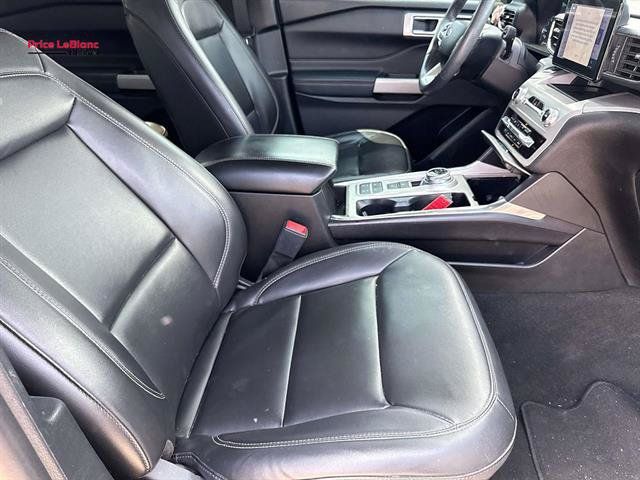 Used 2024 Ford Explorer XLT w/ Equipment Group 202A RWD image 11