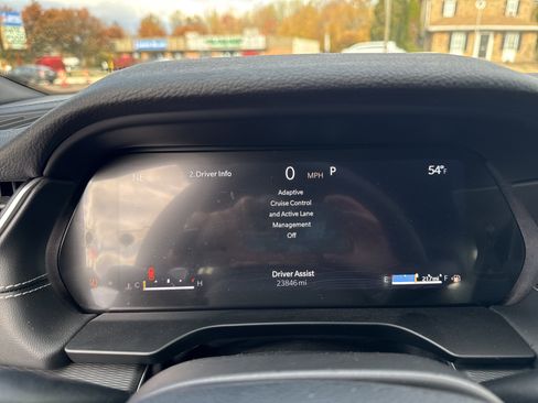 Certified 2024 Jeep Grand Cherokee Laredo w/ Trailer Tow Package image 25